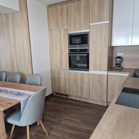 One Luxury Grand Appartement Eger
